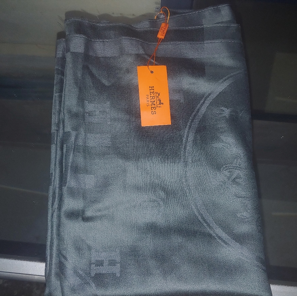 Hermes shawl